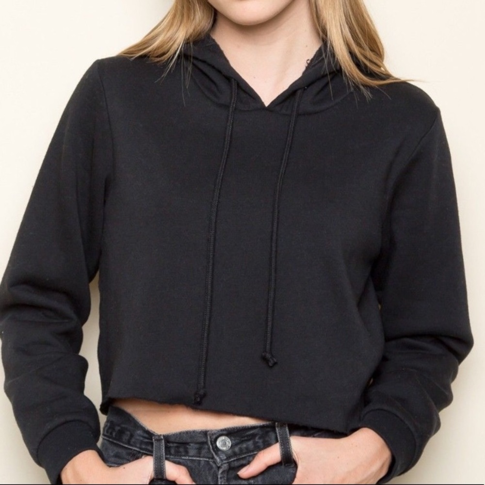Brandy Melville Cropped black hoodie❗️
